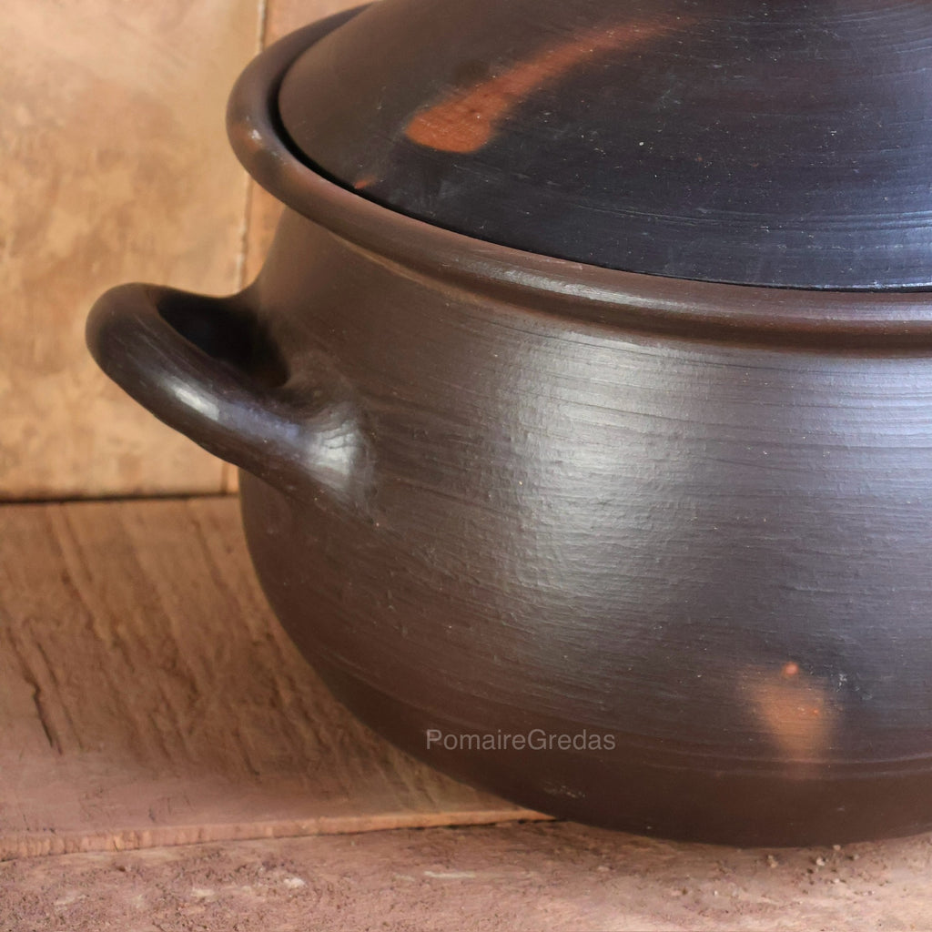 Olla grande negra