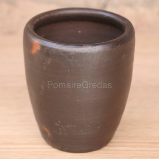 Vaso de greda negro