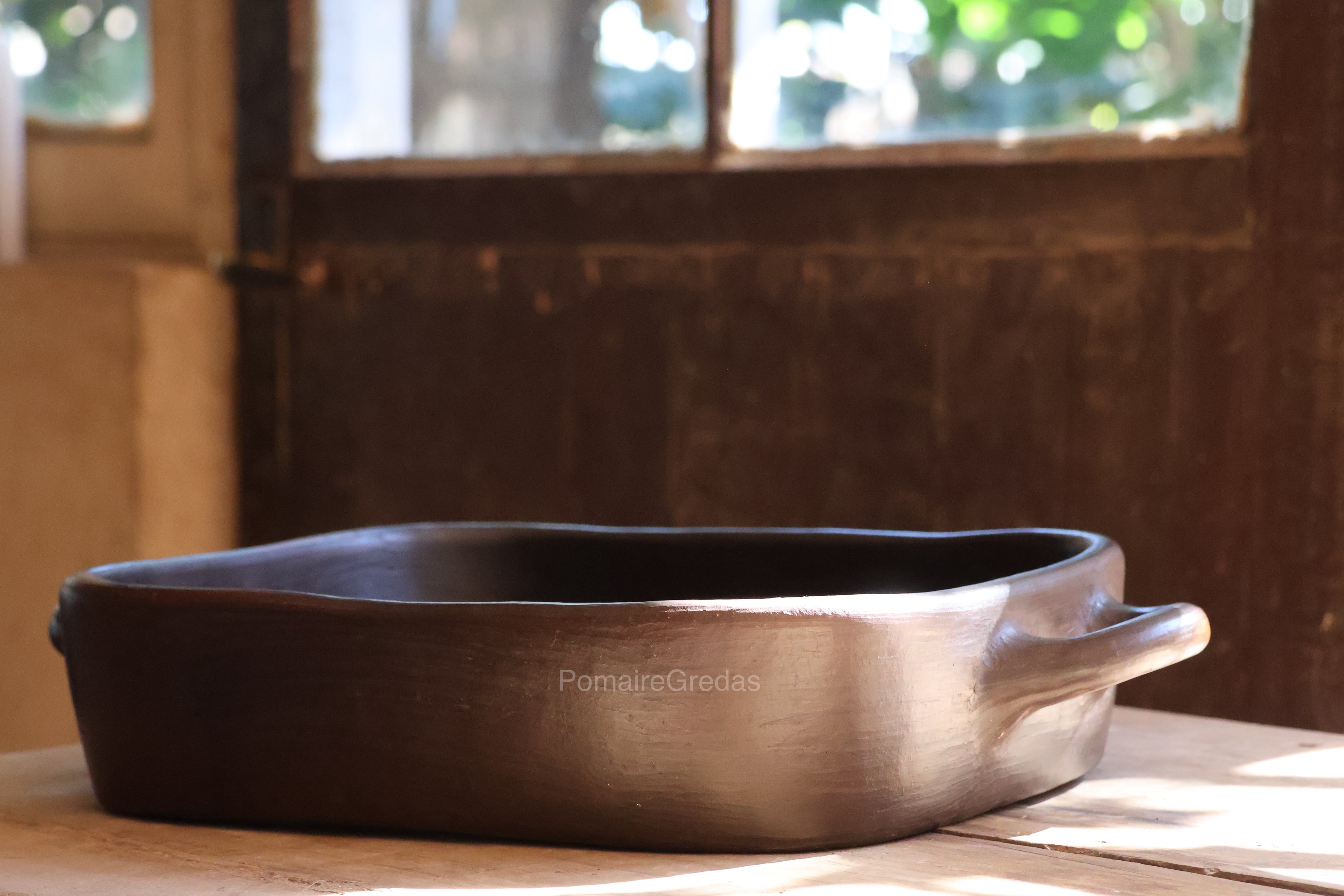 Fuente rectangular grande