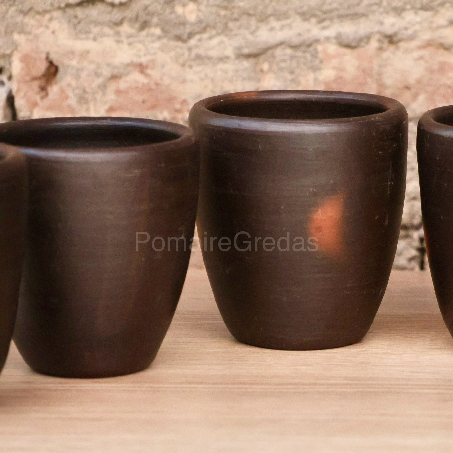 Vaso de greda negro